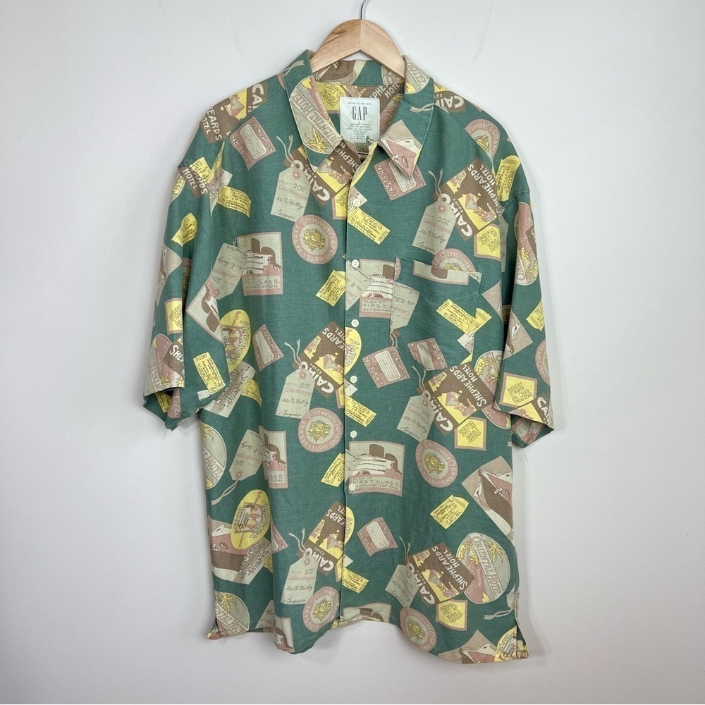Men’s GAP Singapore Short Sleeve Button Down Shirt Muted Colors Travel Print - Picture 12 of 12